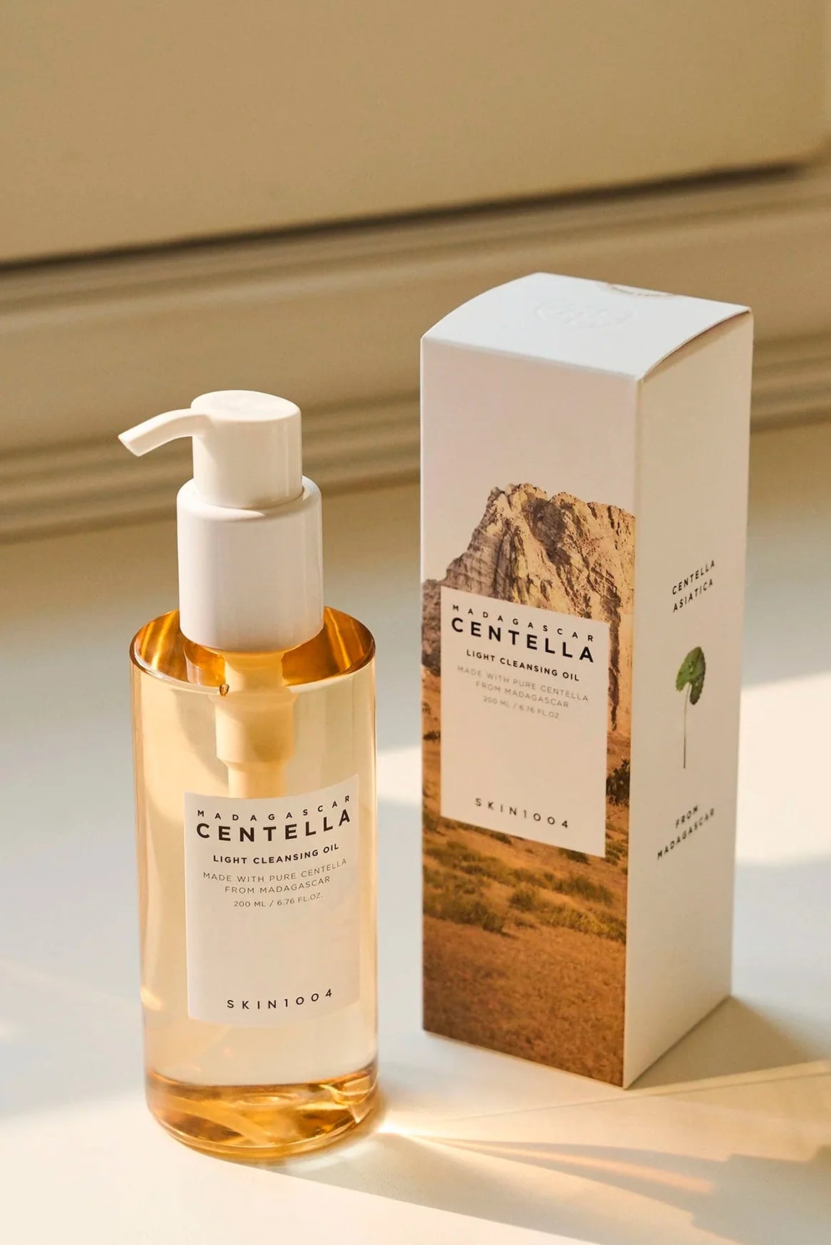 SKIN1004 - Madagascar Centella Light Cleansing OIl 200ml